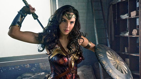 Gal Gadot Melakukan Wonder Woman Reshoots Saat Hamil 5 Bulan