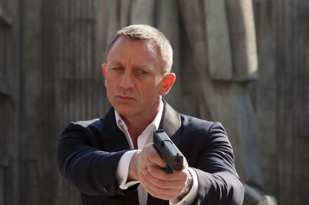 James Bond 25: Naomie Harris Berpikir Daniel Craig Akan Kembali