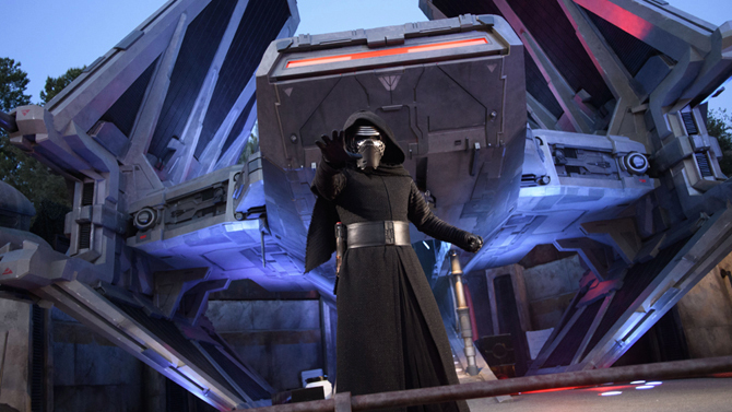 Star Wars: Galaxy's Edge's TIE Echelon Dirancang untuk Episode IX Colin Trevorrow